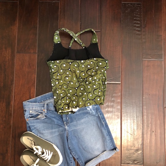 💚🖤💚🖤 Top with built in bra!  🖤💚🖤💚 - Picture 3 of 4